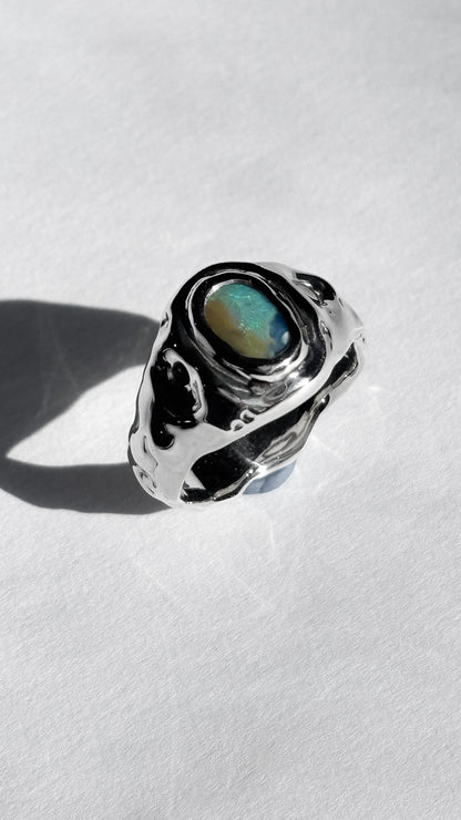 Hidden Gleam Ring - Size 5