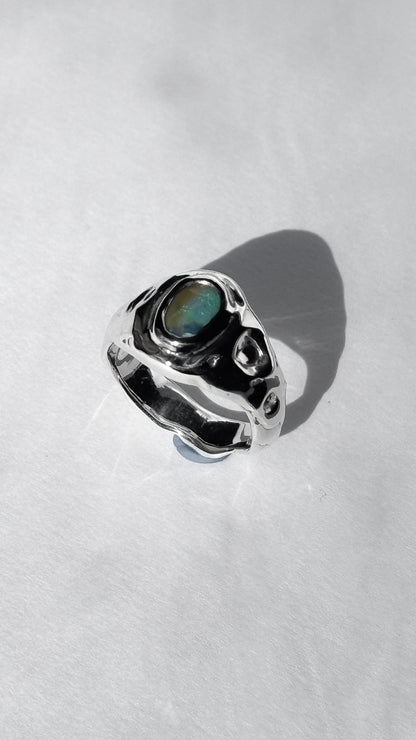 Hidden Gleam Ring - Size 5