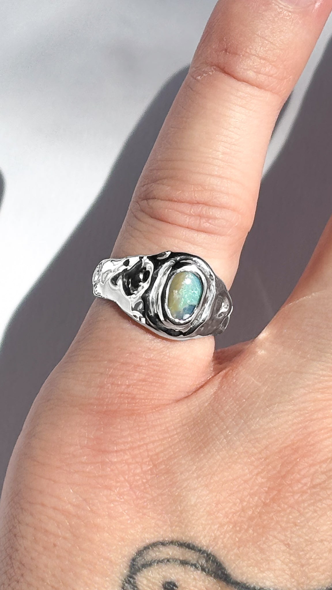 Hidden Gleam Ring - Size 5