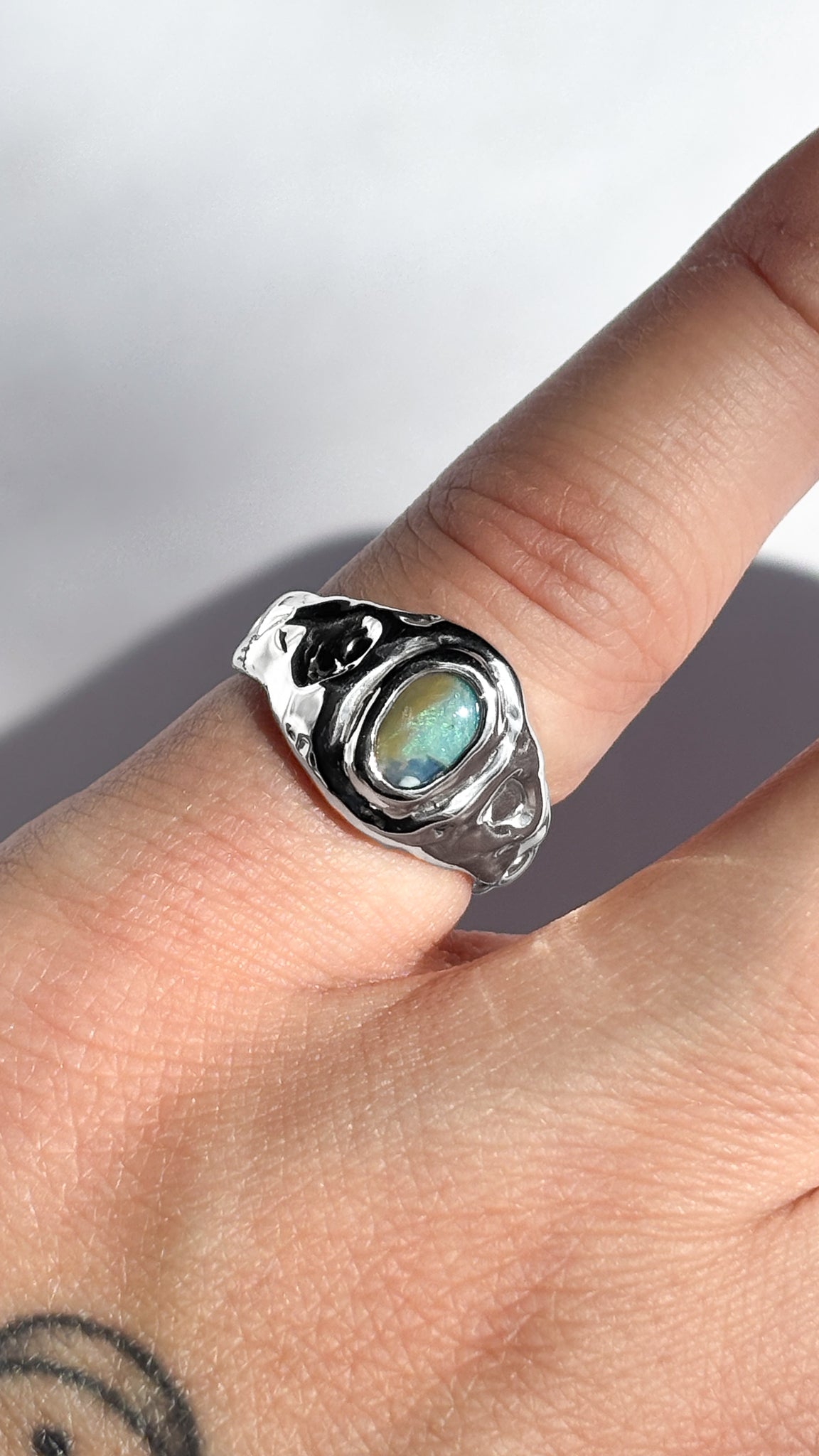 Hidden Gleam Ring - Size 5