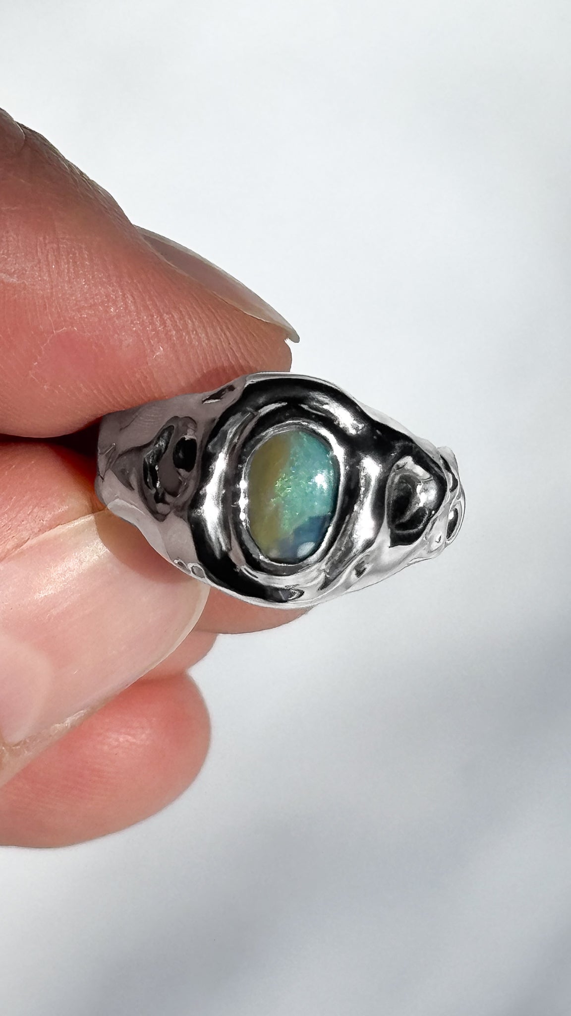 Hidden Gleam Ring - Size 5